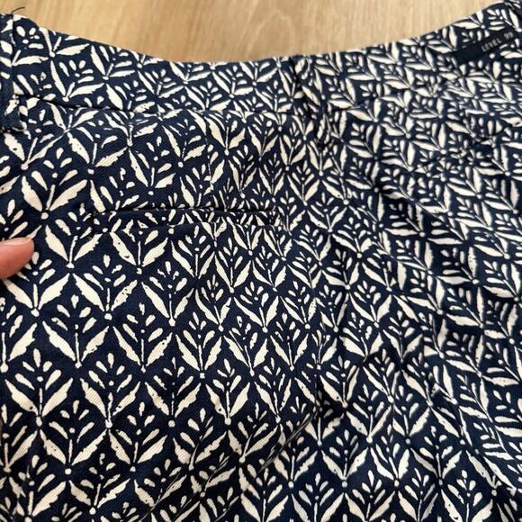 Anthropologie Level 99 Shorts Women's Size 28 Blue White Flat Front Chino Shorts - Picture 9 of 13